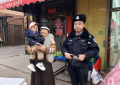 儿童街头走失 冰城民警暖心救助护团圆